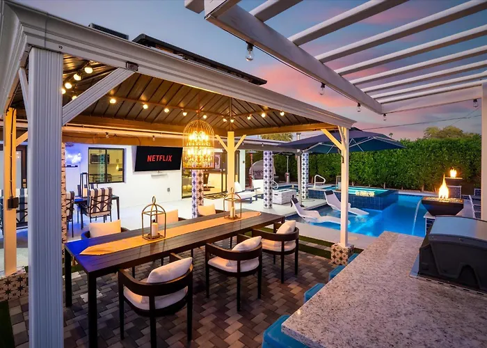 Holiday home Luminosity Escape Pool Hot Tub Dog-friendly