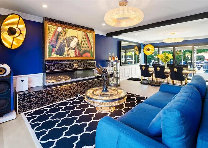 Luminosity Escape Pool Hot Tub Dog-friendly Holiday home Scottsdale