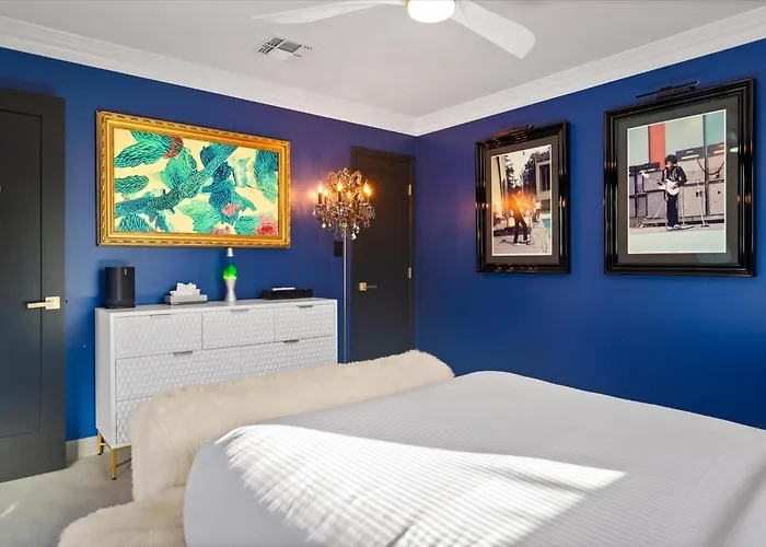 Luminosity Escape Pool Hot Tub Dog-friendly Holiday home