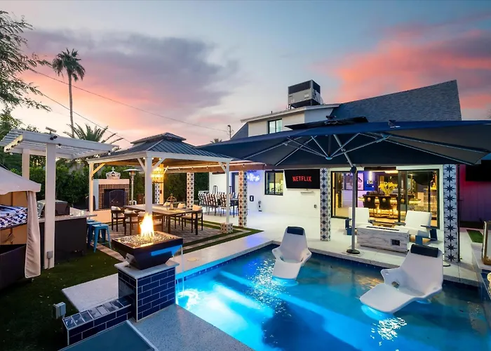 Luminosity Escape Pool Hot Tub Dog-friendly