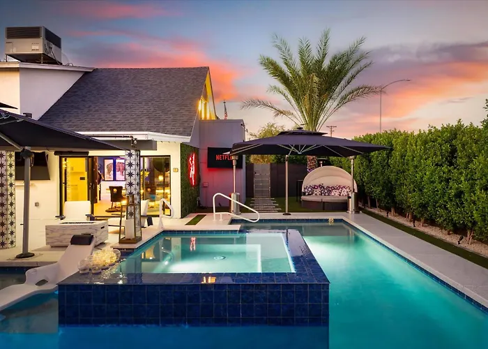 Luminosity Escape Pool Hot Tub Dog-friendly Holiday home *