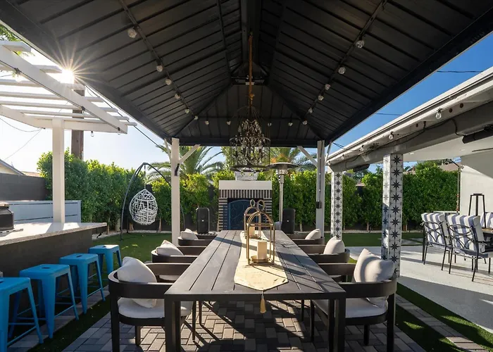 Luminosity Escape Pool Hot Tub Dog-friendly Scottsdale