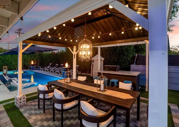 Luminosity Escape Pool Hot Tub Dog-friendly *